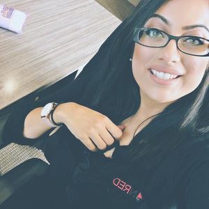 Meet your Posher, Nicole